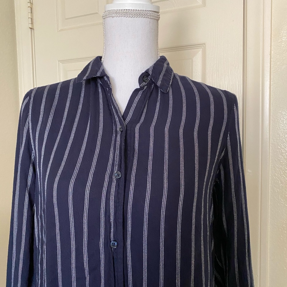 Button down shirt - Picture 3 of 3